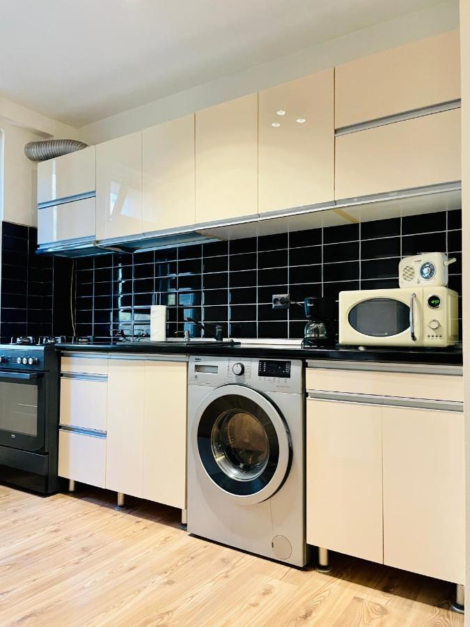 Thias Apartment -Parter, Langa Spitalul Marie Curie Bukurešť Exteriér fotografie
