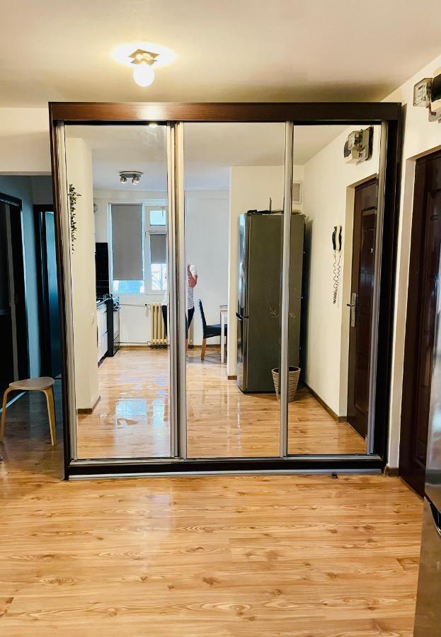 Thias Apartment -Parter, Langa Spitalul Marie Curie Bukurešť Exteriér fotografie