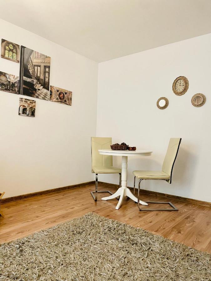 Thias Apartment -Parter, Langa Spitalul Marie Curie Bukurešť Exteriér fotografie