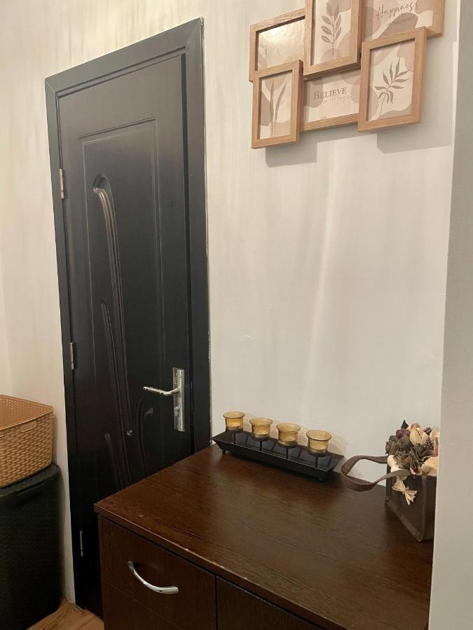 Thias Apartment -Parter, Langa Spitalul Marie Curie Bukurešť Exteriér fotografie