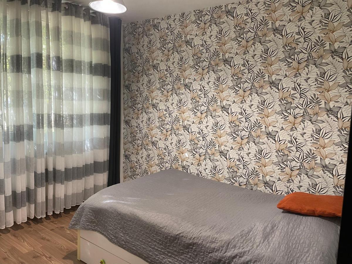 Thias Apartment -Parter, Langa Spitalul Marie Curie Bukurešť Exteriér fotografie