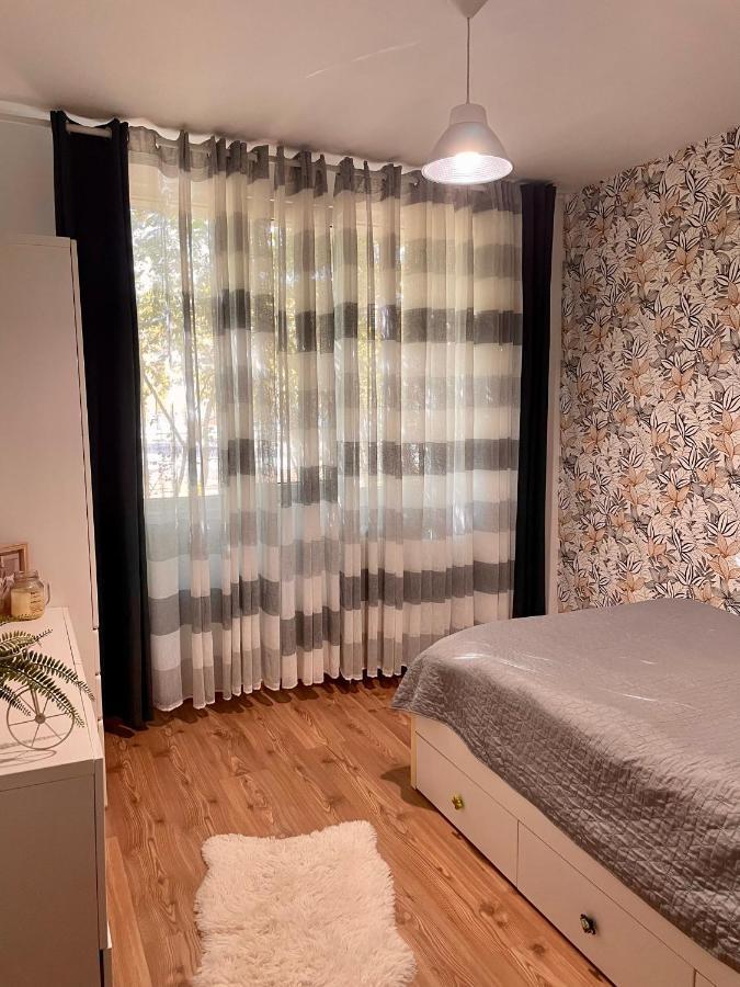 Thias Apartment -Parter, Langa Spitalul Marie Curie Bukurešť Exteriér fotografie