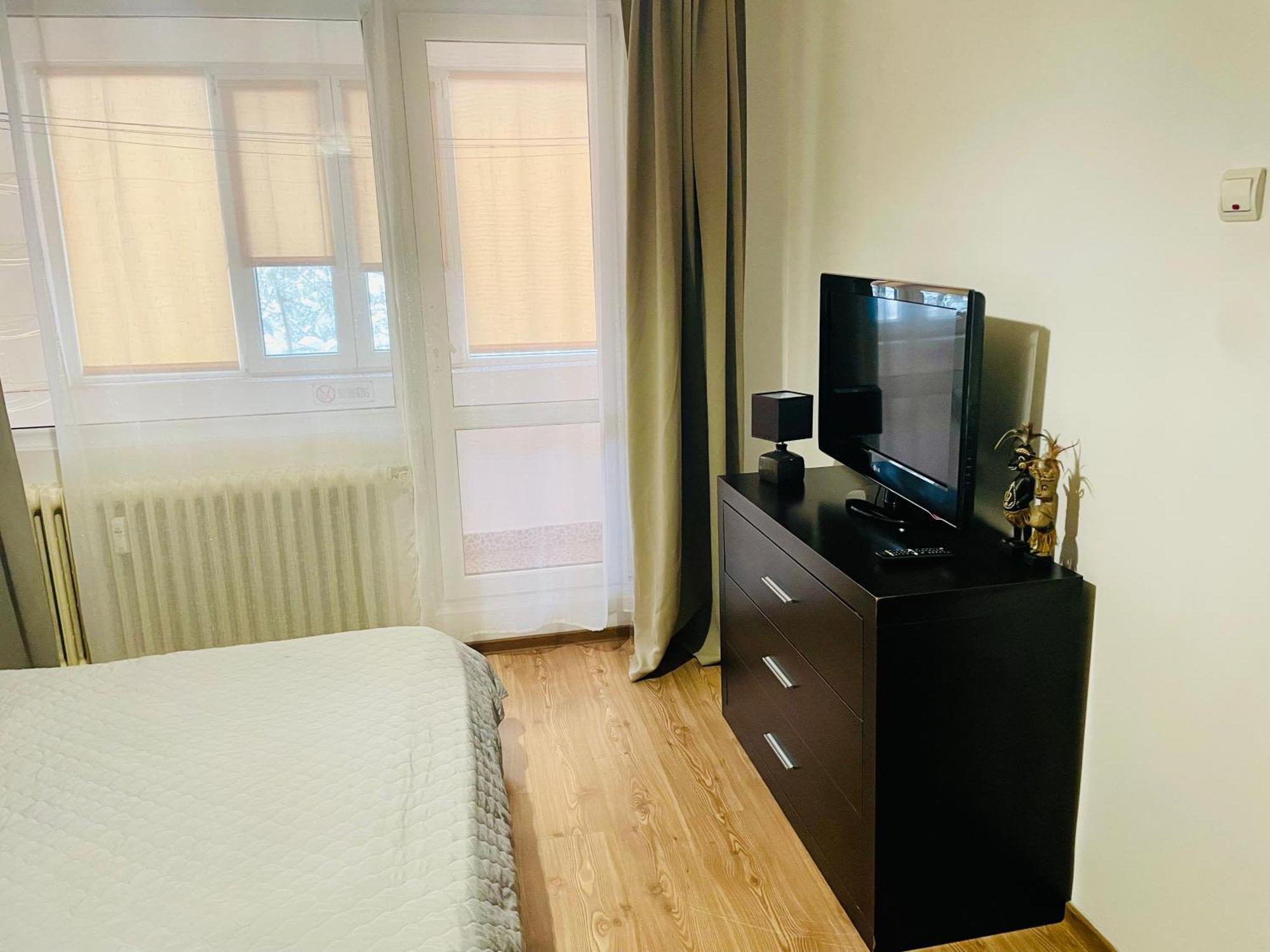Thias Apartment -Parter, Langa Spitalul Marie Curie Bukurešť Exteriér fotografie