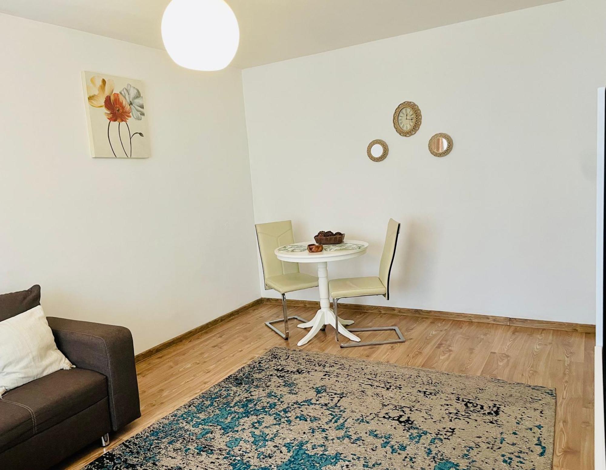 Thias Apartment -Parter, Langa Spitalul Marie Curie Bukurešť Exteriér fotografie