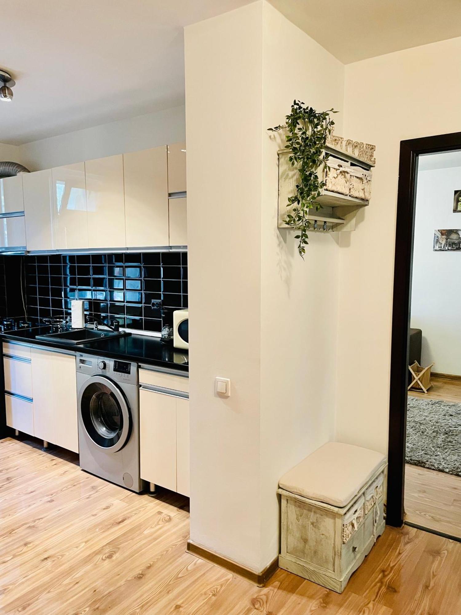 Thias Apartment -Parter, Langa Spitalul Marie Curie Bukurešť Exteriér fotografie